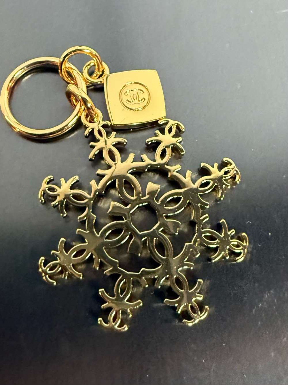 CHANEL Holiday Christmas Limited
Edition 2024 Snowflake Novelty Charm